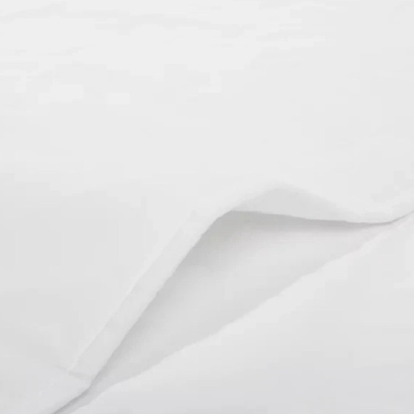 Elegant White Bedding Set - Picture 4 of 4